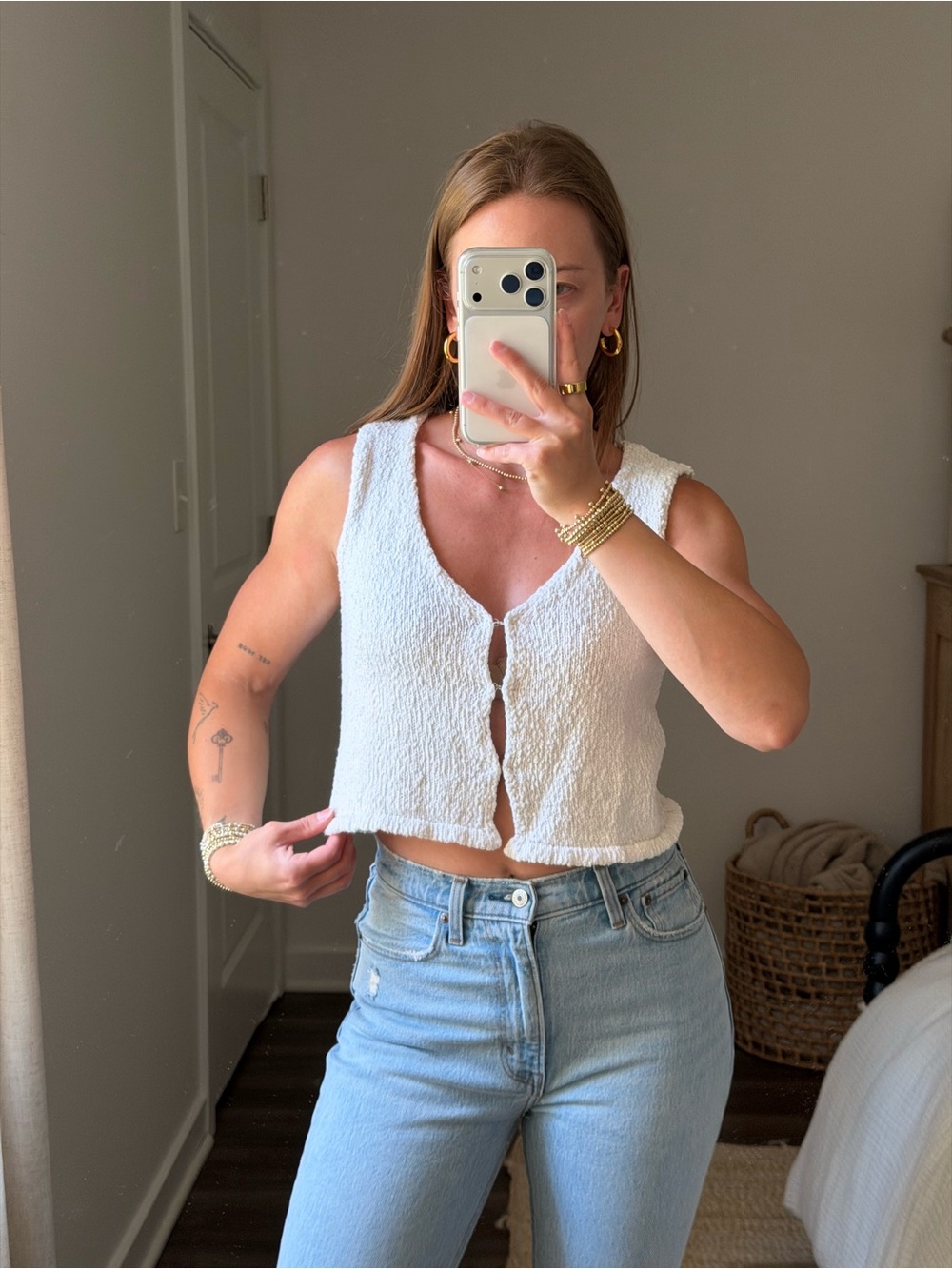 Local boutique - Sleeveless White Textured Button-Front Crop Top